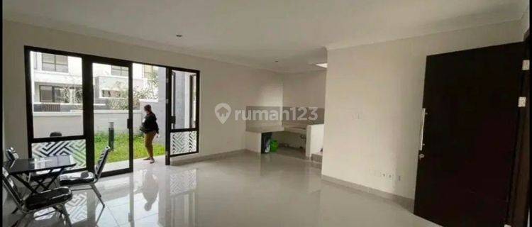   Rumah dijual murah semi furnished siap huni di podomoro park 1