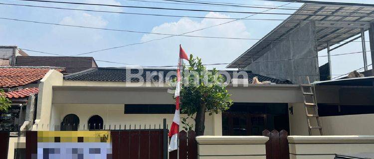 HUNIAN CANTIK LOKASI STRATEGIS DI TEPI JALAN, AMAN, NYAMAN COCOK UNTUK KANTOR, SEKOLAH  TK, BIMBA , RUMAH TINGGAL 1