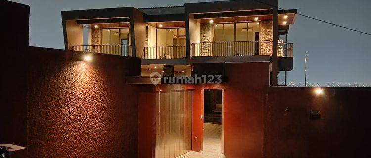 RUMAH 2 LANTAI SHM DI SEMARANG ATAS. KONDISI BAGUS SIAP DIHUNI 1