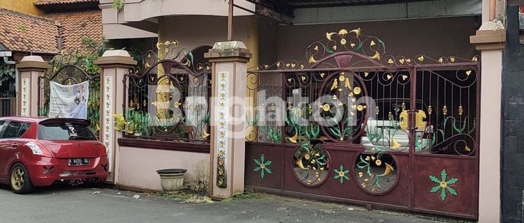 RUMAH ISTIMEWA 3 LANTAI DI PERUM CANDI ASRI UNGARAN. SIAP PAKAI, LOKASI STRATEGIS. BISA DIBELI DENGAN ATAU TANPA FURNITURE 1