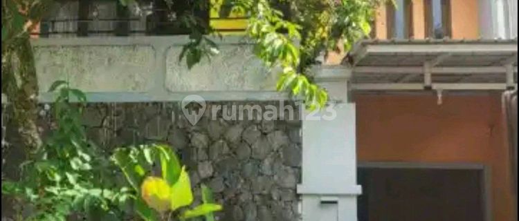 3-Story Ready-to-Use House in Candisari 1