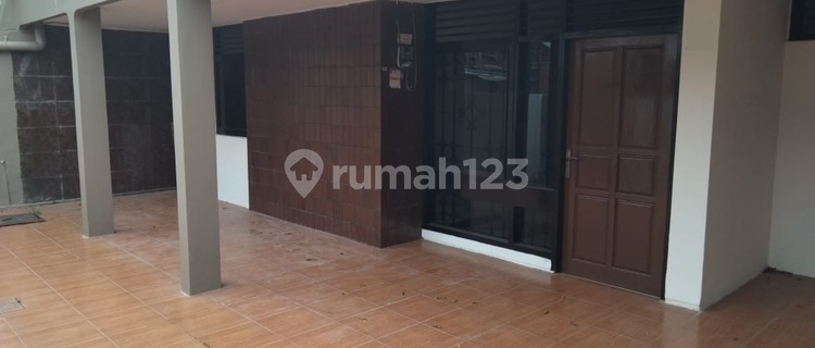 Rumah 1.5 Lantai Siap Pakai di Semarang Timur 1
