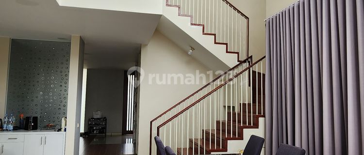 Rumah 2 Lantai Siap Pakai Di Citragrand. Sudah Full Furnished, Premium Furniture. View Perkotaan 1