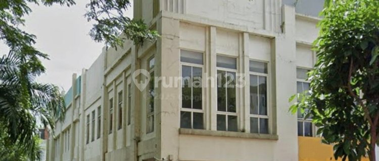 Ruko 2 Lantai Siap Pakai, Lokasi Strategis 1