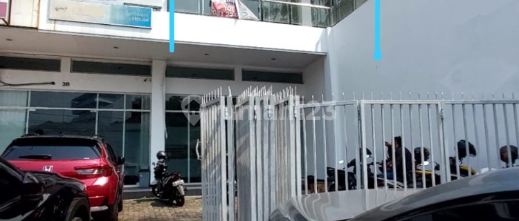 Ruko 3 Lantai Siap Pakai Di Gajah Mungkur. Ada Balkon 1