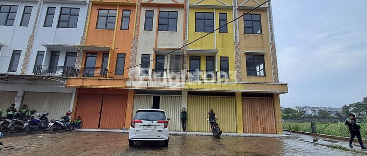 Attached 5-unit RUKO in strategic Laladon location. 1