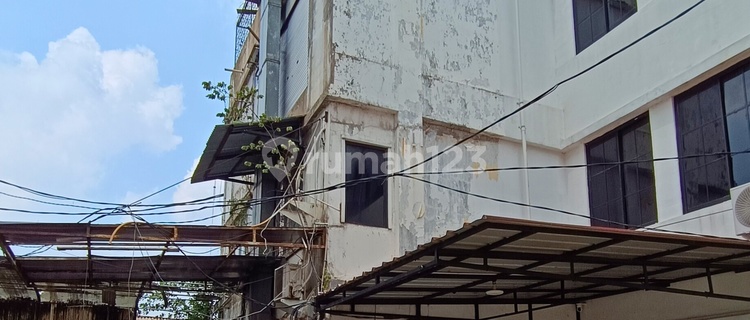 Adjacent Shophouses Behind BCA Palmerah - West Jakarta, Strategic Location 1