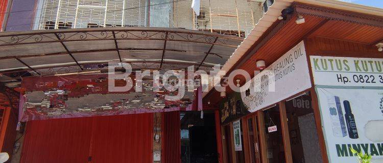 THREE AND A HALF FLOOR SHOPHOUSE IN RAYA KUTA 1