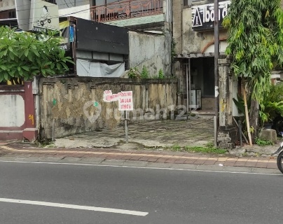 Investment in a 3-Storey Shop House in a Busy Denpasar Location 1