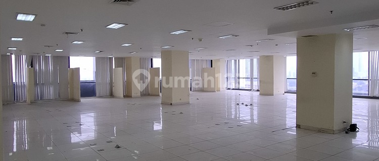 2 Unit Gabungan Office L'Avenue Semi Furnished 1