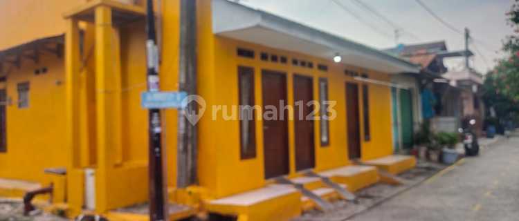 Rented House with Car Access Inside Housing Complex 1