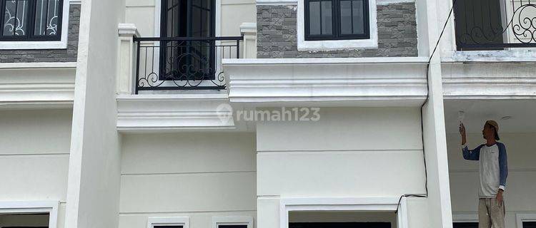 Rumah Ready 5 Menit Ke Manhattan Mall 1