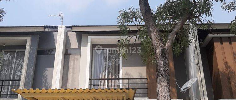 Di jual Rumah 2 Lantai Bagus depan taman di jatake tanggerang 1