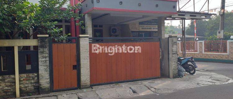 RUMAH HOOK PINGGIR JALAN CILODONG 1