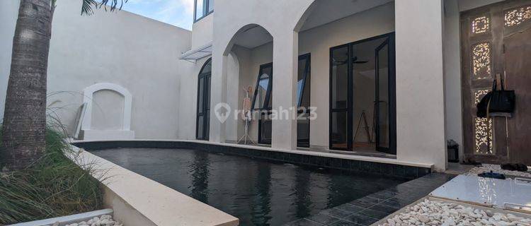 RUMAH 2LT DI LINGKUNGAN VILLA SEMINYAK  BALI 1