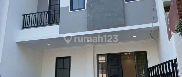 Rumah 2lt Di Araya Minimalis - Boulevard, Surabaya Timur 1