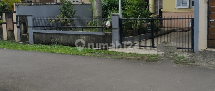 House, 1 Floor in Nusa Loka, BSD - 2+1 Bedrooms 1