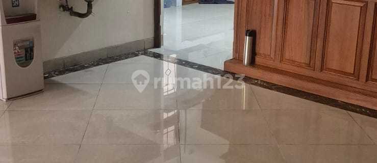 Rumah Besar Siap Huni Di Jakarta Timur 1