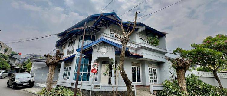 Dijual Rumah Corner Depan Taman Di Bintaro Sektor 3 1