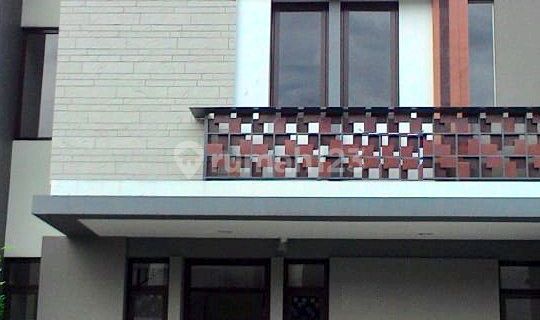 For Rent: House Near ICE BSD Ready to Occupy in Regentown Cluster 1