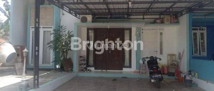 Rumah cantik di jual di Tamansari Grand Samarinda  1