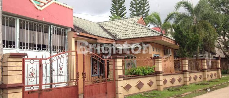 Rumah cantik 2 lantai hook dijual di perumahan bumi Sempaja  1