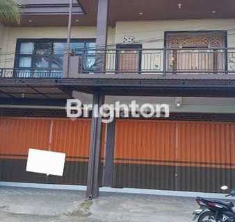 Modern 3-Storey Shop House, 4 Bedrooms, 5 Minutes to the Beach - Wanasari Tabanan 1