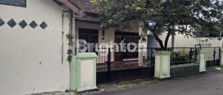 Rumah Luas Pinggir Jalan Ungaran Barat Kabupaten Semarang 1