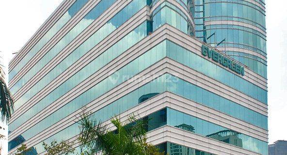 Sewa ruang kantor siap pakai di Mega Plaza area Kuningan, Jakarta Selatan 1