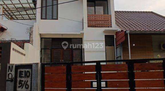 Disewakan Rumah 2 Lantai Rapih Siap Huni di Srengseng Kebon Jeruk  1