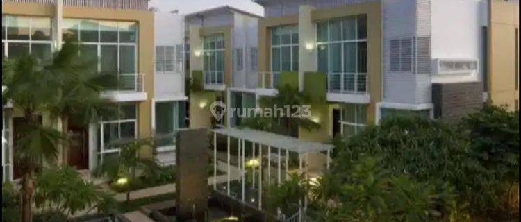 Dijual Rumah Townhouse Dekat Taman Anggrek CP Siap Huni  1