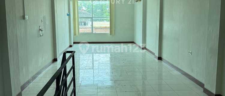 Strategic 4-Story Shophouse in Pasar Minggu R2252 1