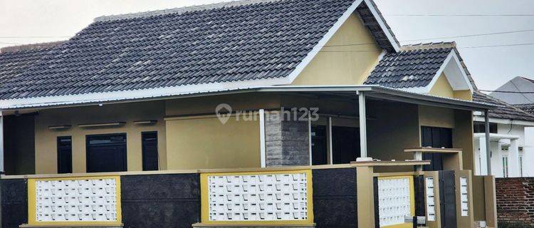 Jual Rumah Minimalis Modern Bebas Banjir Dibandung 1