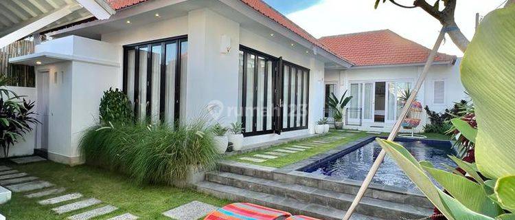 Modern Villa For Rent Near Berawa Beach 1