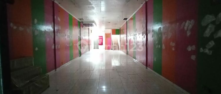 For Rent/Sale 3-Story Nice Shop House in the Center of Bandung City 1