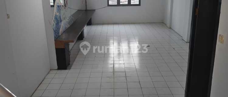 3-Story Shop House in a Strategic Location at the Center of Bandung City 1