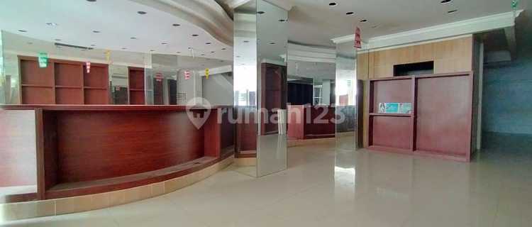 Ruko 3 Unit Gandeng Kawasan Kebayoran Baru Lokasi Strategis 1