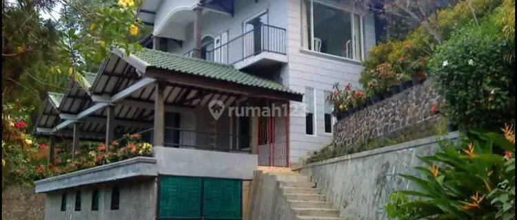 Rumah Villa Disukabumi Dengan Pemandangan Indah 1