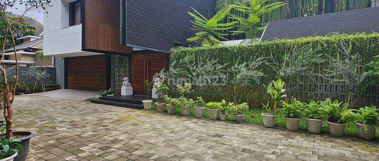 Rumah di Kebayoran Baru, Jakarta Selatan Bagus Dan Nyaman 1