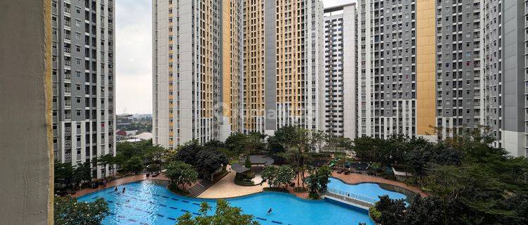 Apartemen Springlake Depan Mall Summarecon Bekasi View Swimming Pool 1