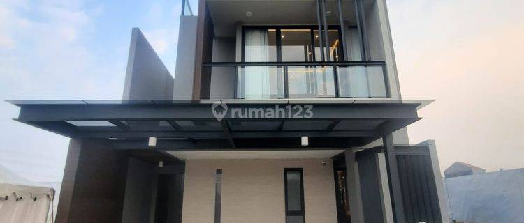 Hunian Baru 3 Lantai South Tresor Metland Cyber Puri Bergaya Tropical Resort 1