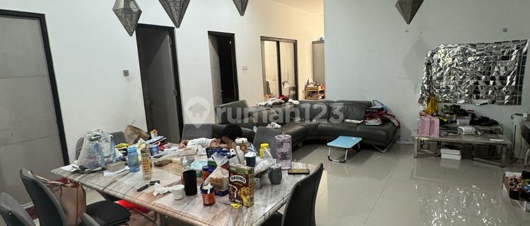 Hunian Nyaman Semi Furnished 2 Lantai di Sunter Kirana 1