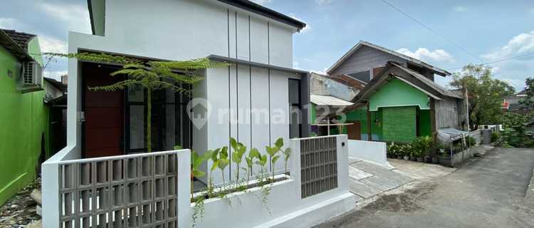Rumah Modern Minimalis Dengan Desain Elegan Fungsional Bisa Kpr - Lokasi  Jl. Besi Jangkang, Ngaglik, Sleman 1