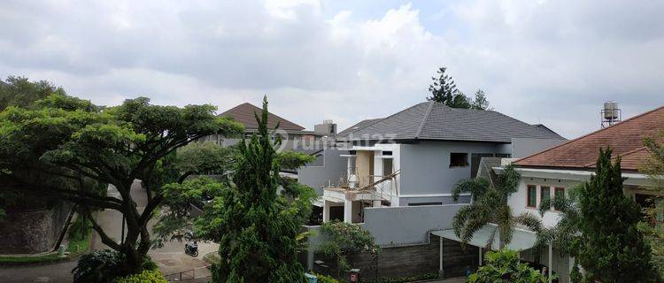 Rumah 2 Lantai Nyaman di Cluster Elite Setra Duta Bandung Utara 1