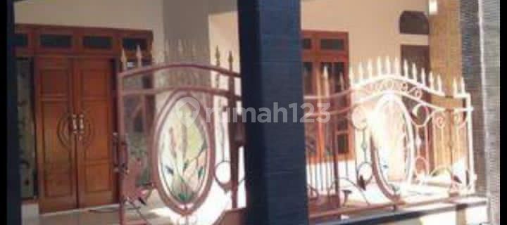 Rumah tengah kota Semarang siap pakai dekat unimus dijual di Sambiroto baru Tembalang Semarang selatan 1