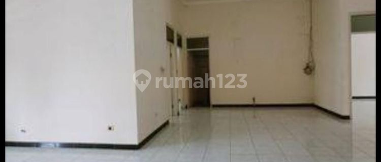 Rumah tengah kota Semarang dekat kampus Undip dekat tol siap pakai disewakan di Graha estetika Tembalang Semarang atas 1