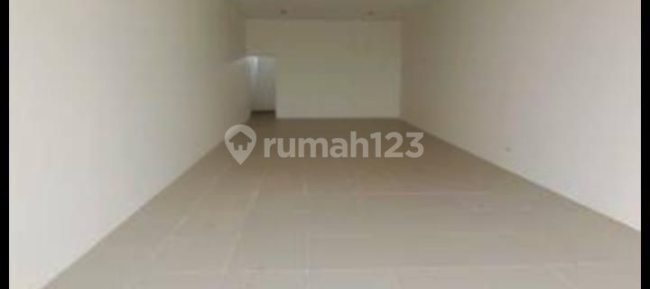 Strategic City-Center Shop House in Semarang, Bustling Business Hub Near Gayamsari Toll Road, For Rent in the Shop House Complex on Jl Raya Majapahit, Central Semarang 1
