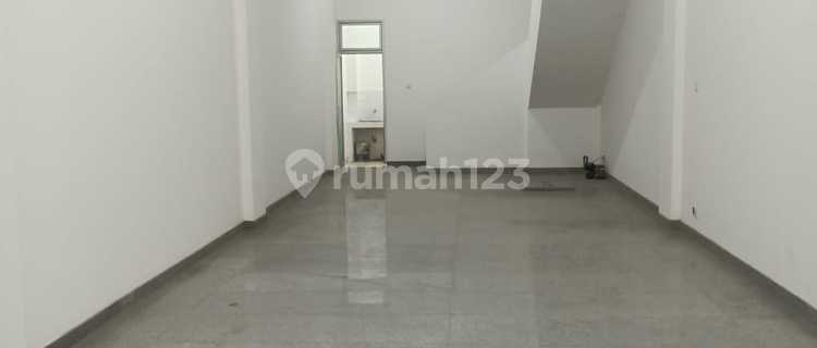 Strategic Downtown Semarang Shophouse Ready to Use City Center Near Simpang Lima For Rent in Peterongan Shophouse Complex Central Semarang 1