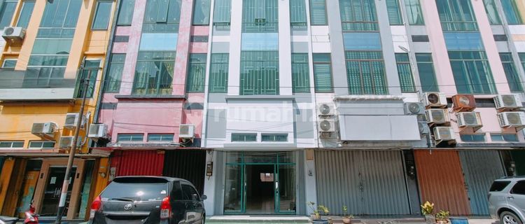 Strategic shop house in the center of Semarang city, ready to use, near Simpang Lima, spacious parking, for rent in the Mataram Plaza shop house complex, Central Mataram, Semarang. 1