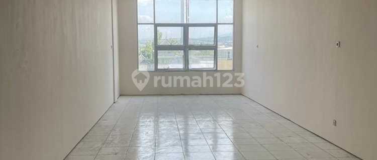 Strategic Shop House in Central Semarang City, Near Gayamsari Toll Gate, Office and Retail Area for Rent on Majapahit Street, Gayamsari, Pedurungan, East Semarang. 1